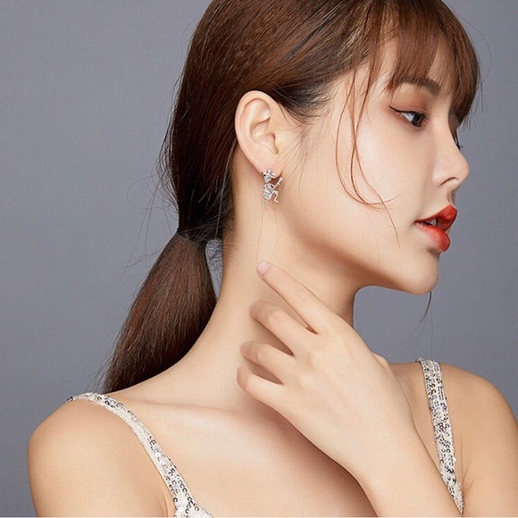 925 silver Stud Earrings for Women Skull Man with Guitar Jewelry Gift - Picture 6 of 9